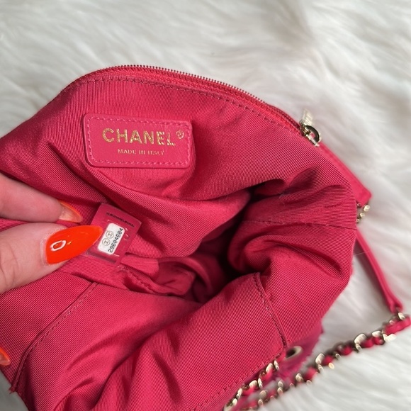 Chanel 2020 Collection Hot Pink Drawstring Bag!! Limited Production 🔥🔥🔥🔥 - Picture 7 of 11
